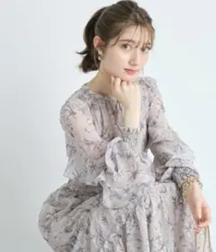 Apuweiser-riche ニュアンスフラワープリントワンピース