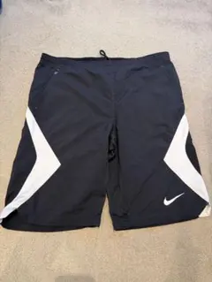NIKE SPHERE DRY ショートパンツ Lのサムネイル