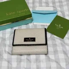 【ケイトスペード】グレージュ　ベージュ×ブラック　二つ折り財布　箱付　ストライプ