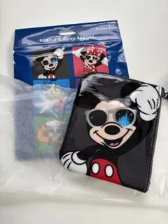 ディズニーリゾート　ポーチ　Tシャツ柄　ミッキー