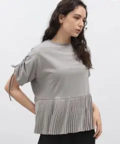 LAKOLE ラコレ 裾プリーツドロスト半袖Tシャツ グレー Mサイズのサムネイル