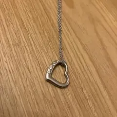 ハート型クリスタルストーンネックレス