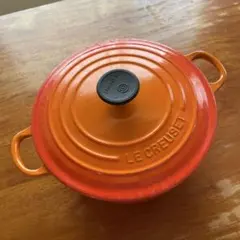 Le Creuset 鋳鉄製 18センチ鍋 人気カラーオレンジ ル・クルー - メルカリ