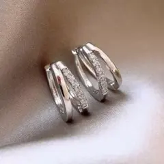 【新品】ピアス　フープ　ライン　2連　キラキラ　上品　シルバー　結婚式