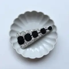 ハンドメイド　パッチンピン　no.18 ミナペルホネン