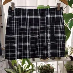 黒と白のチェック柄ミニスカート
