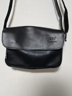 斜め掛け ショルダーバッグ