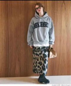 「新品タグ付き」coca 相良刺繍フーディー