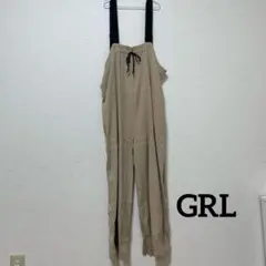 ベージュサロペット ブラックストラップ付き