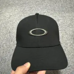 OAKLEY キャップ ブラック S/Mサイズのサムネイル