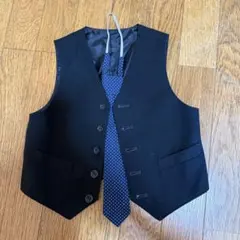110 キッズ 黒ベスト　ドット柄ネクタイ　フォーマル　入学式　卒園式　冠婚葬祭
