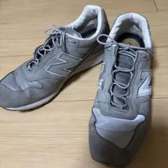 New Balance グレー スニーカー