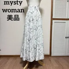 美品　ミスティウーマン　ロングフレアスカート　白　花柄イラストのサムネイル