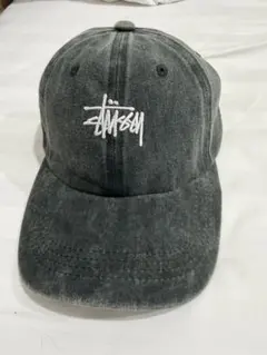 Stüssy ベースボールキャップ グレー 刺繍ロゴのサムネイル
