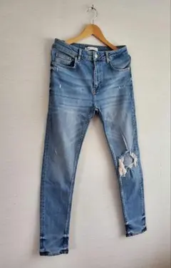 ZARAダメージスキニーデニムパンツ☆デニムパンツ☆ZARA☆おしゃれ☆大人気☆
