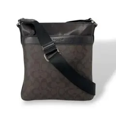 コーチ　ショルダーバッグ　サコッシュ　シグネチャー　型押しロゴ　PVCレザー