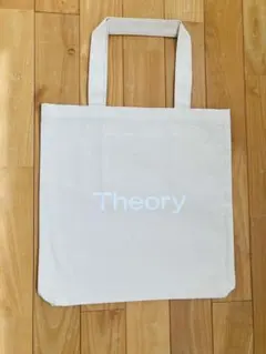 【人気❗️】Theory ホワイトトートバッグのサムネイル