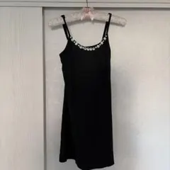 ビジュー付きブラックキャミソール
