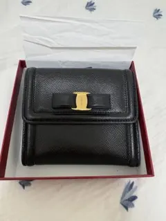 Salvatore Ferragamo 二つ折り財布 ブラック　箱ありのサムネイル