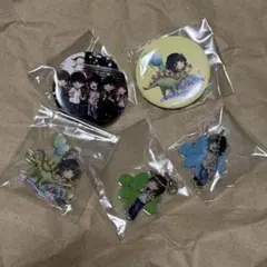 NELKE 5点セット アクリルキーホルダー 3個 缶バッジ 2個