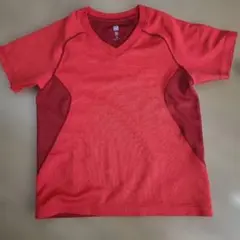 UNIQLO レッド Vネック Tシャツ 110