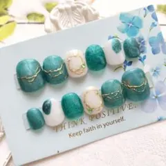 ネイルチップ グリーン マグネット ニュアンス ラメ