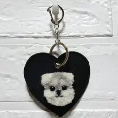 ✡️シュナウザー{パンチニードル}黒ハートキーホルダー☆チャーム~ハンドメイド