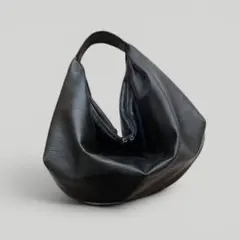 simple project プリーツショルダーバッグ　クロワッサン　ブラック simple project プリーツショルダーバッグ クロワッサン ブラック