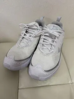Nike Air Max ホワイト スニーカー