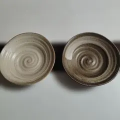 陶器製渦巻き模様皿2枚セット大皿