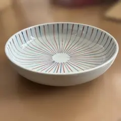 赤と青のストライプ陶器ボウル