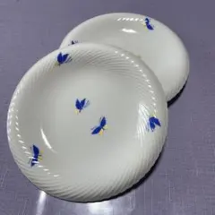 青い花模様のリブ付き皿2枚セット