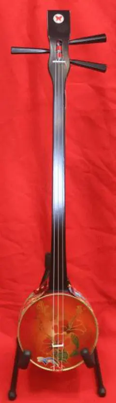 沖縄　カンカラ三線　ハイビスカス蝶 黄　胴巻付　数量限定品　新品未使用 送料無料 沖縄 カンカラ三線 赤鳳凰 胴巻付 数量限定品 新品未使用品 送料無料
