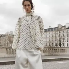 完売品　新品未使用品　ZARA ドット柄パフジャケット　S 完売品 新品 ZARA ドット柄 パフジャケット ライトアウター - メルカリ
