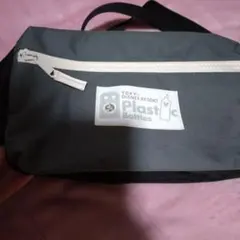 ディズニーリゾート　ショルダーバッグ　レディース　ミッキー