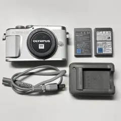 【ジャンク品】OLYMPUS PEN E-PL9 ボディ 本体 ホワイトのサムネイル