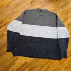 ユニクロ　セーターレディース　グレーの濃淡太い横縞 ＸＬサイズ 　クールネック