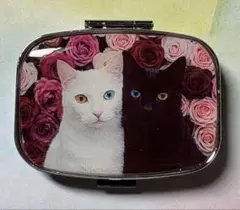 ハンドメイド レジン オッドアイ 白猫 黒猫 ピルケース