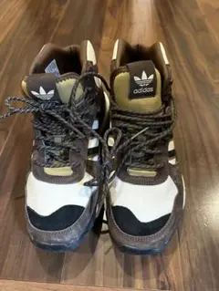 ヒューマンメイド スニーカー