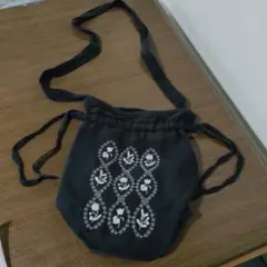 SM2 マカベアリスコラボ花柄刺繍 巾着型 ショルダーバッグ ブラック
