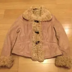 ROPE のダッフル調ショートムートン