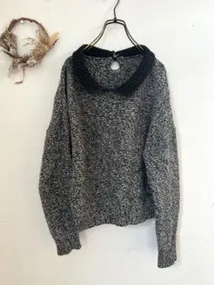 KBF ニットセーター 大きな襟 黒と白のミックス