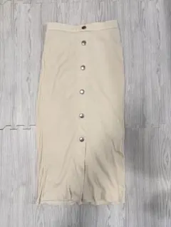 GUジーユー　リブフロントボタンナローミディスカート