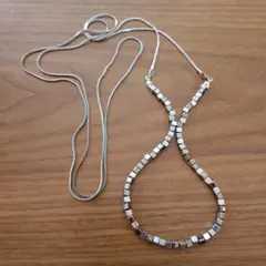 シルバー系キューブ型メタルネックレス　ロングネックレス