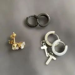 ゴールドスタッドピアスとシルバーフープピアスセット