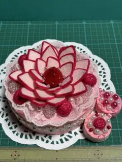 "可愛い“フェルトケーキの小物入れ(チャーム2個付き)のサムネイル