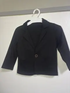 黒のブレザーとパンツセット