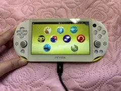 ps vita pch-2000 ライムグリーン　本体