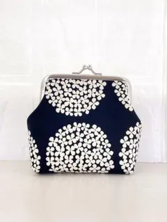 ☆ハンドメイド がま口ポーチ 北欧フラワー モノトーン☆ - メルカリ