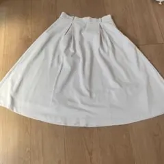 ライトグレー フレアスカート サイドファスナー